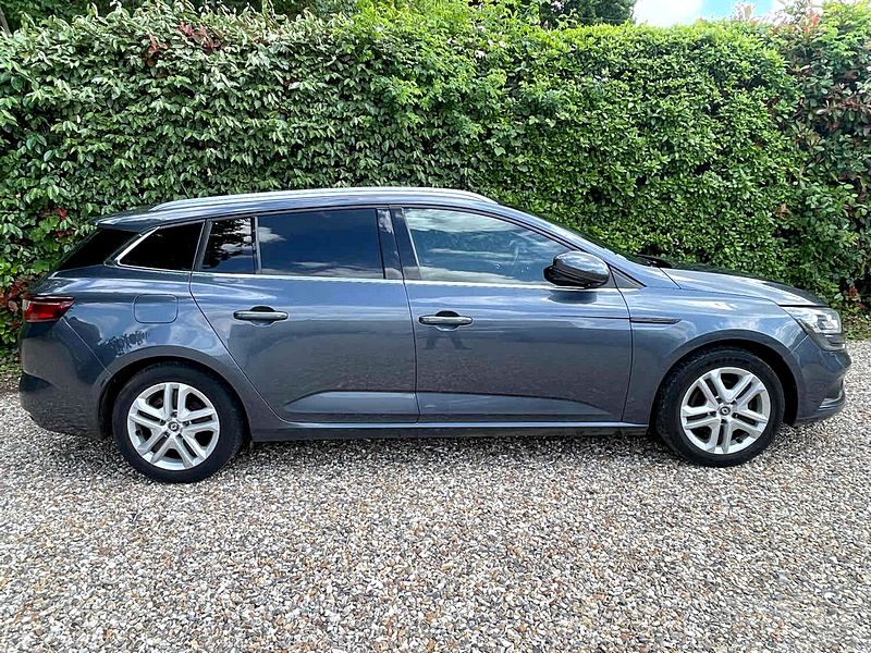 RENAULT MEGANE IV Grandtour 2017