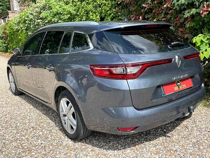 RENAULT MEGANE IV Grandtour 2017