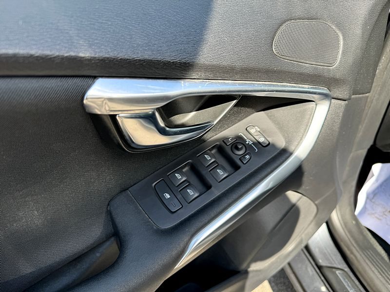 VOLVO V40 D3 150CV MOMENTUM