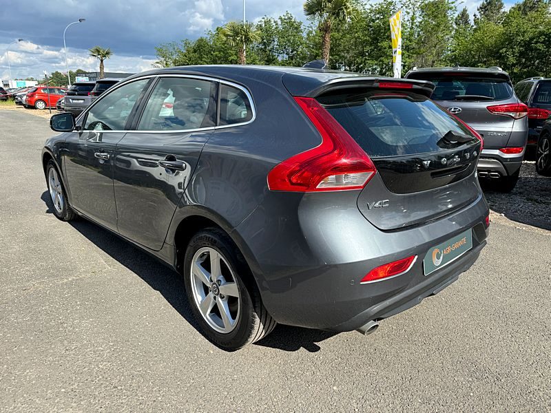 VOLVO V40 D3 150CV MOMENTUM