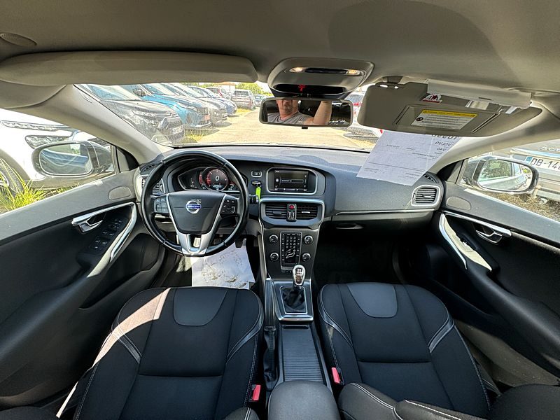 VOLVO V40 D3 150CV MOMENTUM