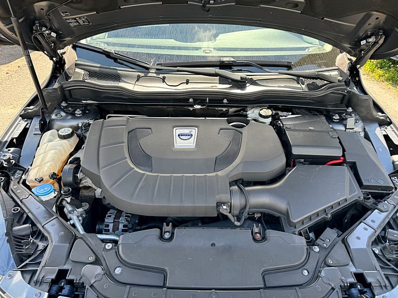 VOLVO V40 D3 150CV MOMENTUM