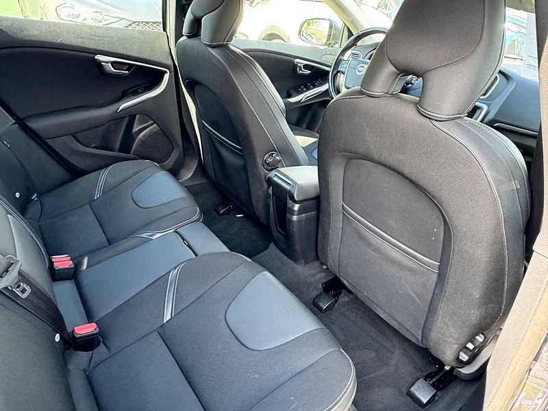 VOLVO V40 D3 150CV MOMENTUM