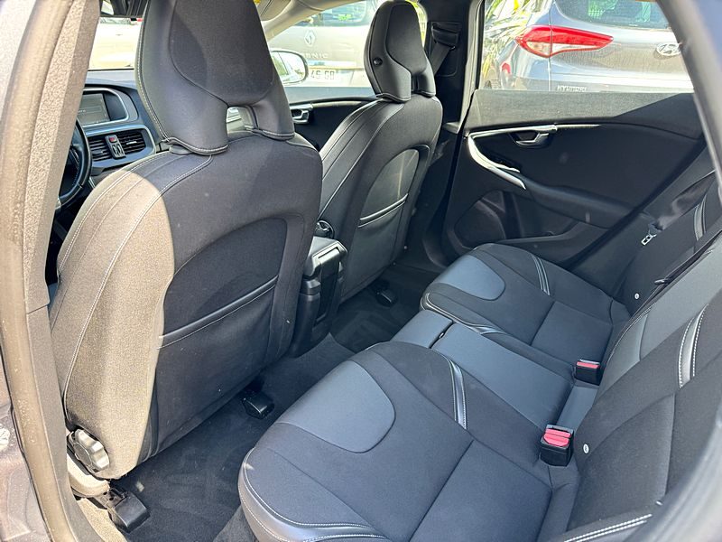 VOLVO V40 D3 150CV MOMENTUM