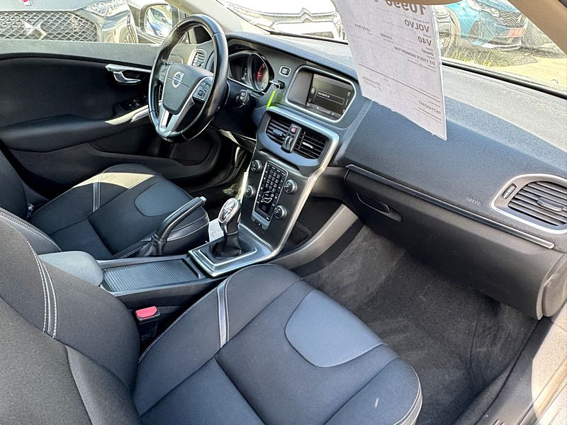 VOLVO V40 D3 150CV MOMENTUM