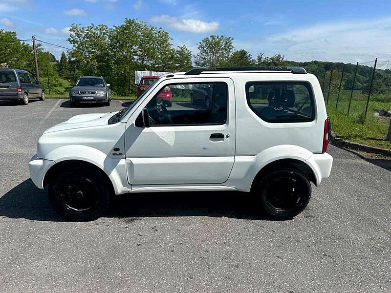 SUZUKI JIMNY VÃ©hicule tout terrain fermÃ© 1999