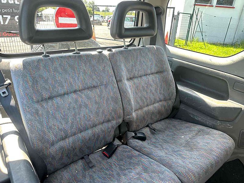 SUZUKI JIMNY VÃ©hicule tout terrain fermÃ© 1999