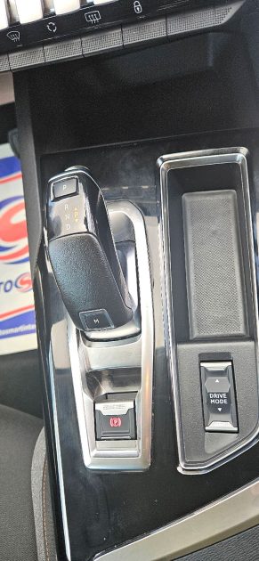 PEUGEOT 3008 SUV 2021