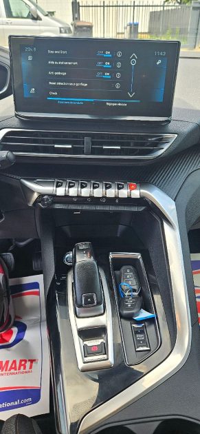 PEUGEOT 3008 SUV 2021