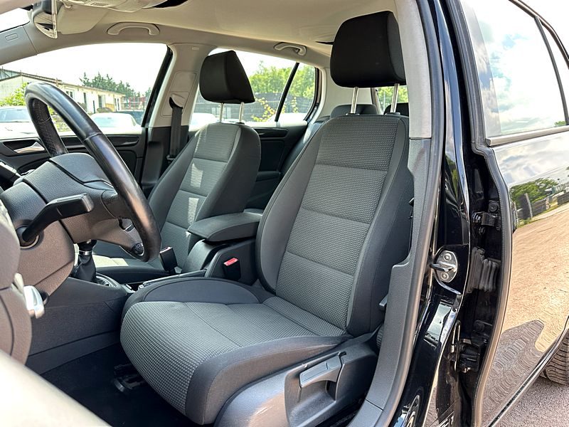 VOLKSWAGEN GOLF 2009