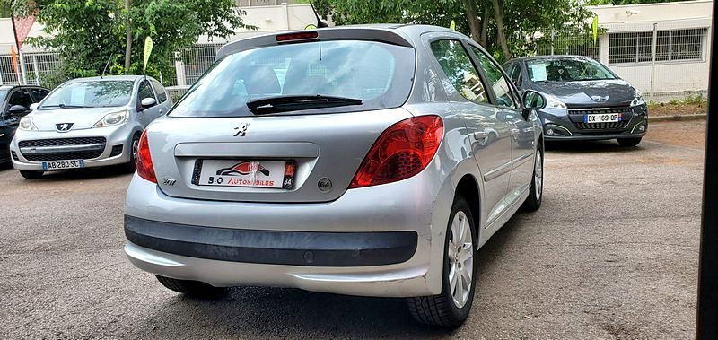 Peugeot 207 Édition 64 Pack Sport 1.6 HDi 92 cv, *Toit panoramique*, *Idéale jeune conducteur*