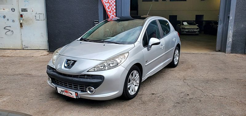 Peugeot 207 Édition 64 Pack Sport 1.6 HDi 92 cv, *Toit panoramique*, *Idéale jeune conducteur*