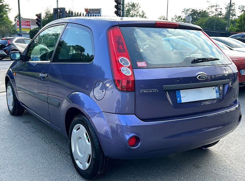 FORD FIESTA IV 1.3 70 Cv PREMIERE MAIN / 27 100 Kms CLIMATISATION BLUETOOTH - GARANTIE 1 AN