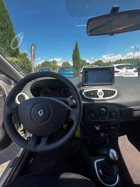 RENAULT CLIO YAHOO! 2011 1.2 LEV 75CV / Distribution OK / Révisée 