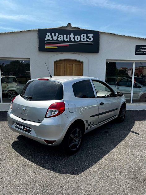 RENAULT CLIO YAHOO! 2011 1.2 LEV 75CV / Distribution OK / Révisée 