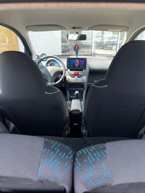 PEUGEOT 107 2010 1.0 VVTI 68cv Premiere main 