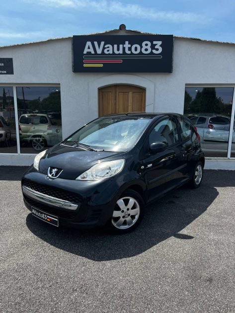 PEUGEOT 107 2010 1.0 VVTI 68cv Premiere main 