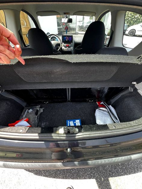 PEUGEOT 107 2010 1.0 VVTI 68cv Premiere main 