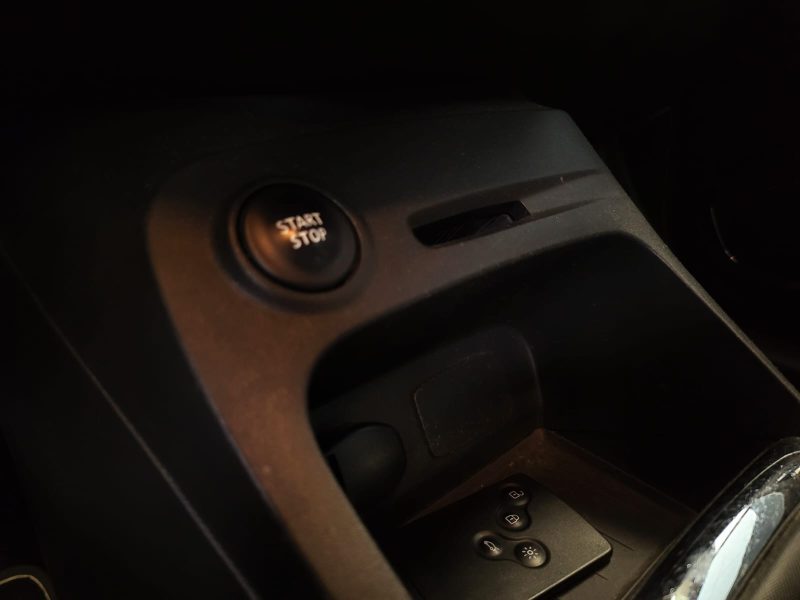 RENAULT CAPTUR 0.9 TCe 90cv INTENS / SUIVI COMPLET RENAULT / 1ERE MAIN / RADAR DE RECUL / KEY LESS 