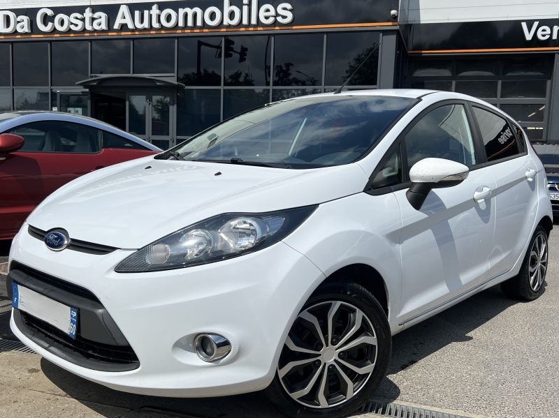 FORD FIESTA 5 V TITANIUM 1.6 TDCI 95 Cv 5 PORTES CLIMATISATION BLUETOOTH REGULATEUR - GARANTIE 1 AN