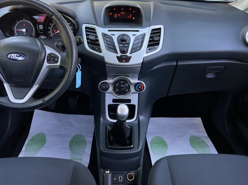FORD FIESTA 5 V TITANIUM 1.6 TDCI 95 Cv 5 PORTES CLIMATISATION BLUETOOTH REGULATEUR - GARANTIE 1 AN