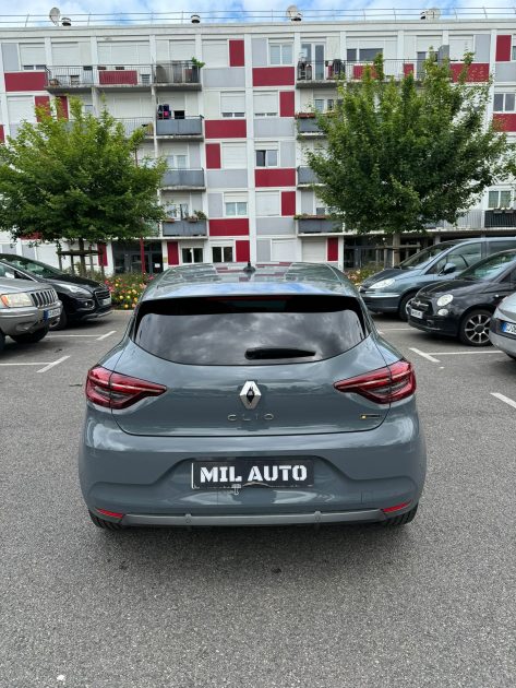 RENAULT CLIO 2021