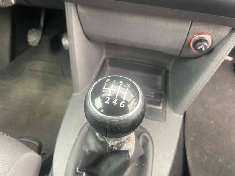 VOLKSWAGEN TOURAN 1.6 TDI 105 7 PLACES 2012 GARANTIE 12 MOIS