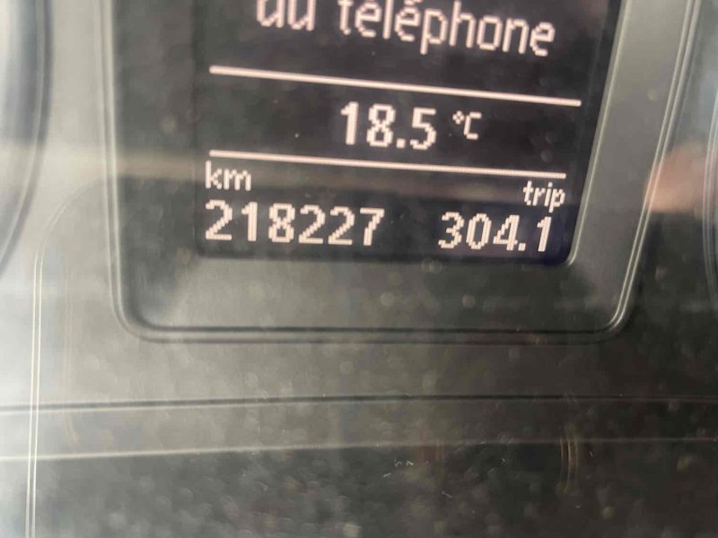 VOLKSWAGEN TOURAN 1.6 TDI 105 7 PLACES 2012 GARANTIE 12 MOIS