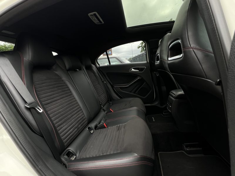 MERCEDES CLASSE A III 200 FASCINATION / AMG 1.8 136 Cv BOITE AUTO TOIT OUVRANT LEDS - GARANTIE 1 AN