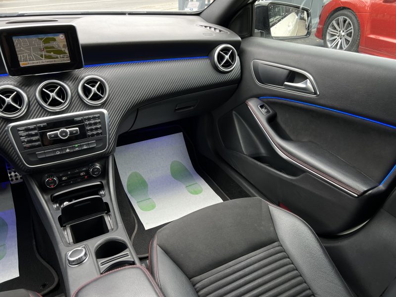 MERCEDES CLASSE A III 200 FASCINATION / AMG 1.8 136 Cv BOITE AUTO TOIT OUVRANT LEDS - GARANTIE 1 AN
