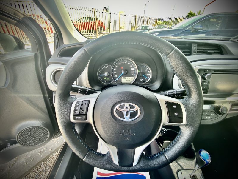 TOYOTA YARIS III HSD STYLE TOIT PANORAMIQUE 07/2014