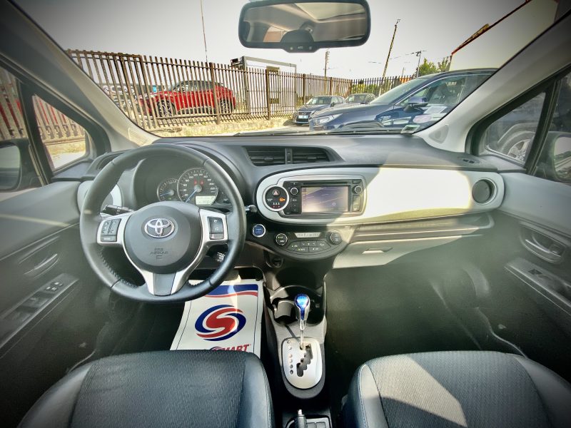 TOYOTA YARIS III HSD STYLE TOIT PANORAMIQUE 07/2014