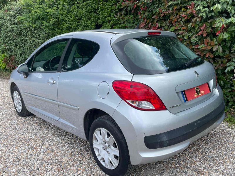 PEUGEOT 207 2013 1.4 73cv