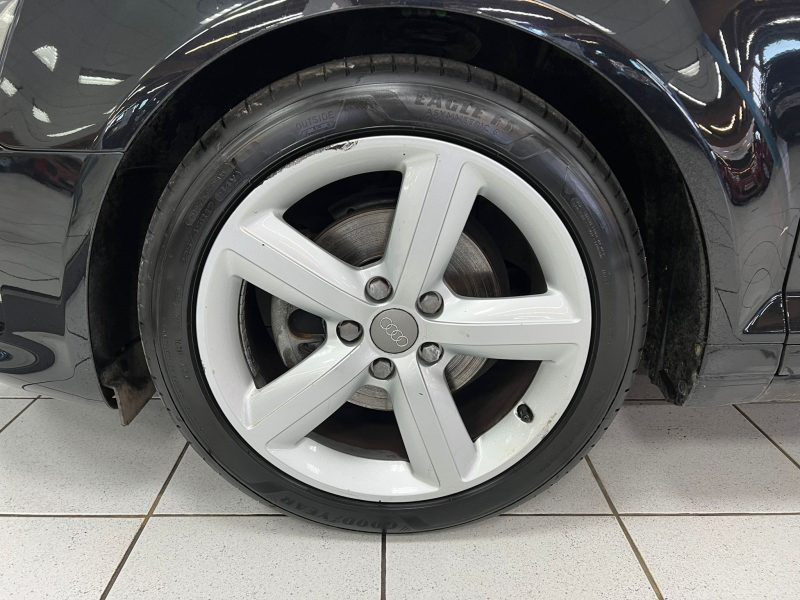 AUDI A3 2.0 TDI 140CH DPF S-LINE