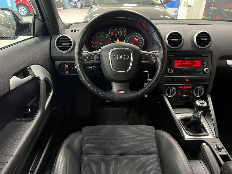 AUDI A3 2.0 TDI 140CH DPF S-LINE