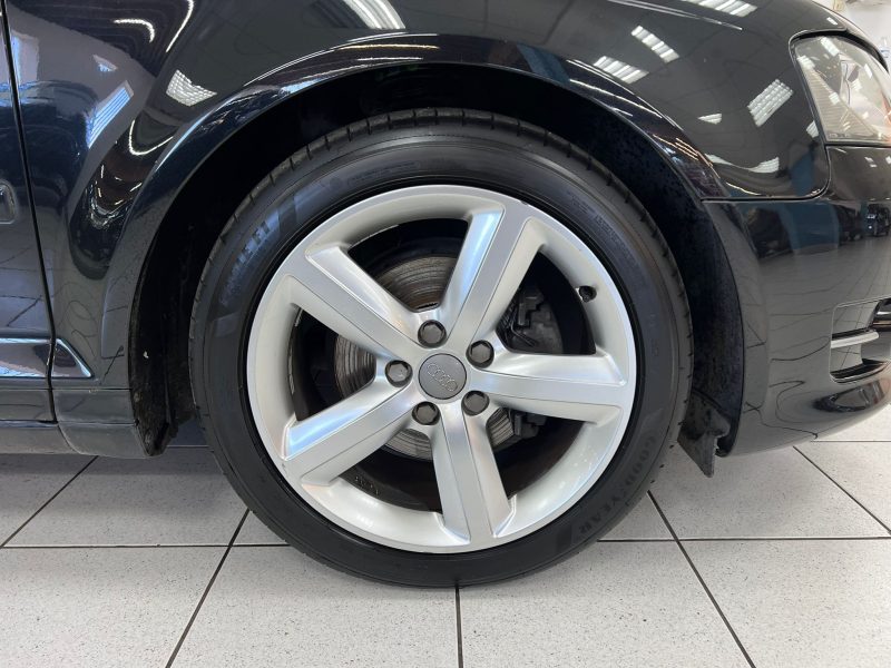 AUDI A3 2.0 TDI 140CH DPF S-LINE