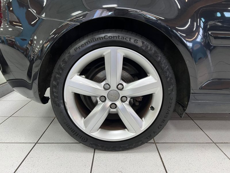 AUDI A3 2.0 TDI 140CH DPF S-LINE