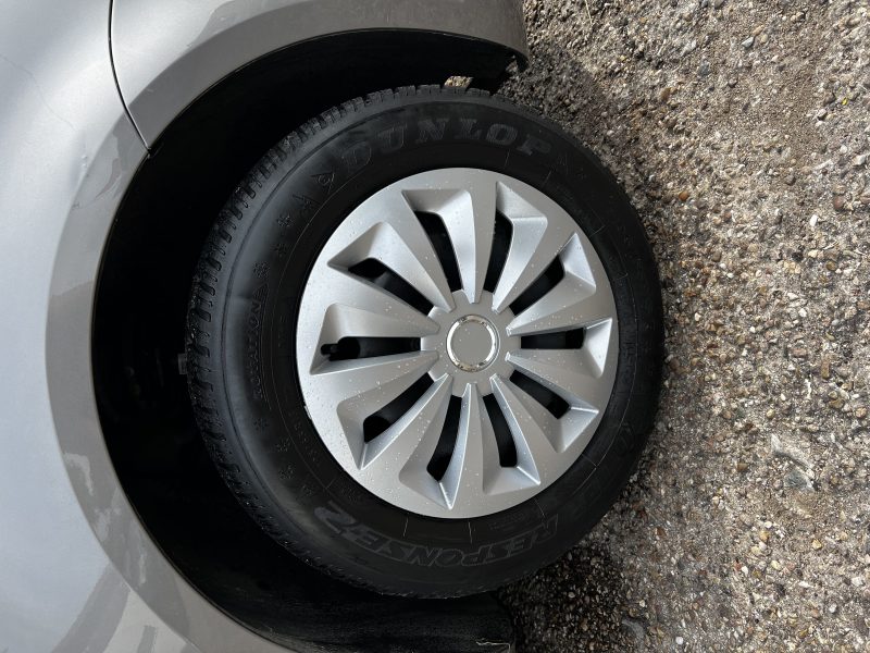 VOLKSWAGEN TOURAN 1.2L TSI CONFORTLINE 7 places