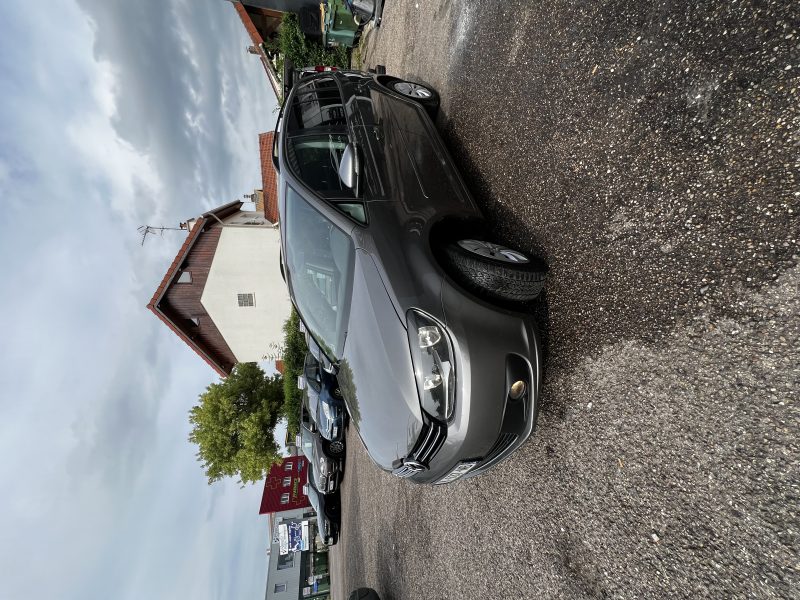 VOLKSWAGEN TOURAN 1.2L TSI CONFORTLINE 7 places