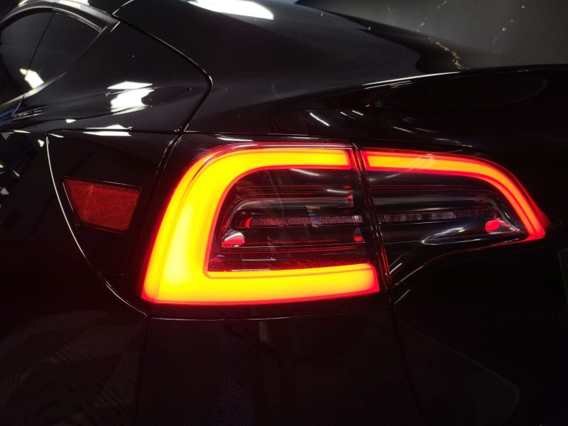 TESLA Model 3 STANDARD RANGE PLUS RWD /VOLANT CHAUFFANT+1ER MAIN+VITRE TEINTE/