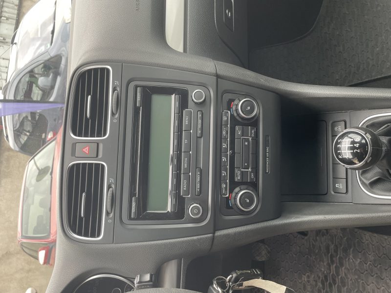 VOLKSWAGEN GOLF 2010