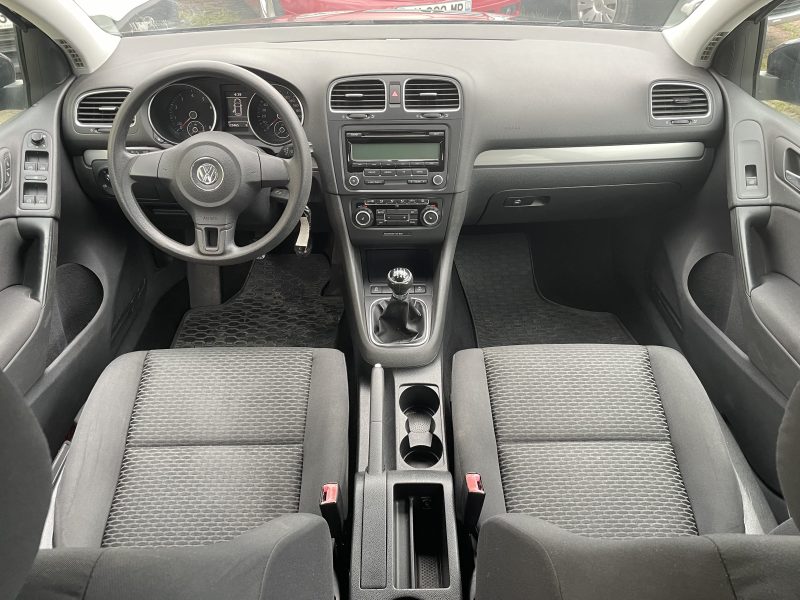 VOLKSWAGEN GOLF 2010