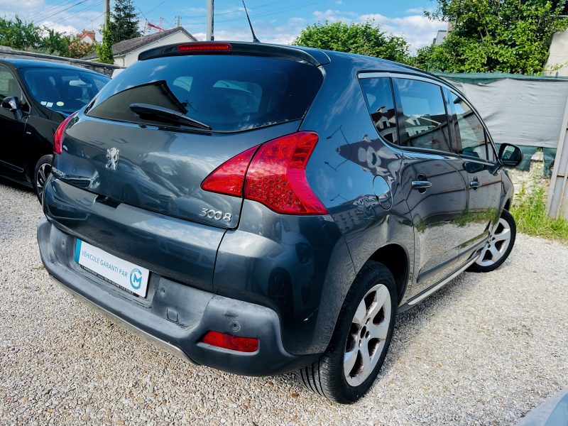 PEUGEOT 3008 Monospace 2013