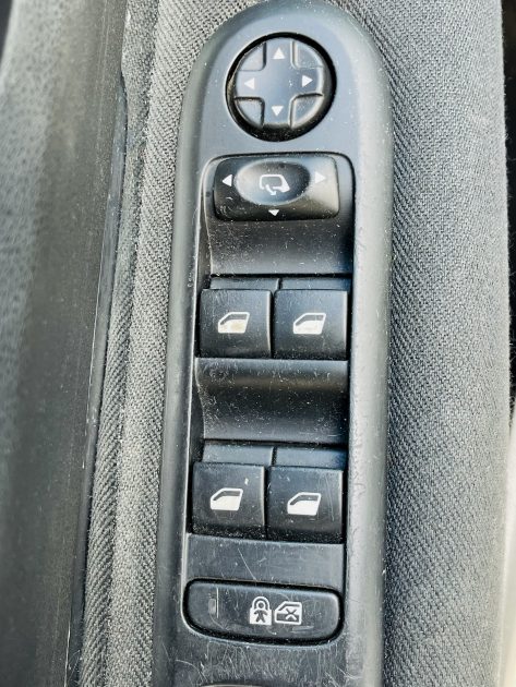 PEUGEOT 3008 Monospace 2013