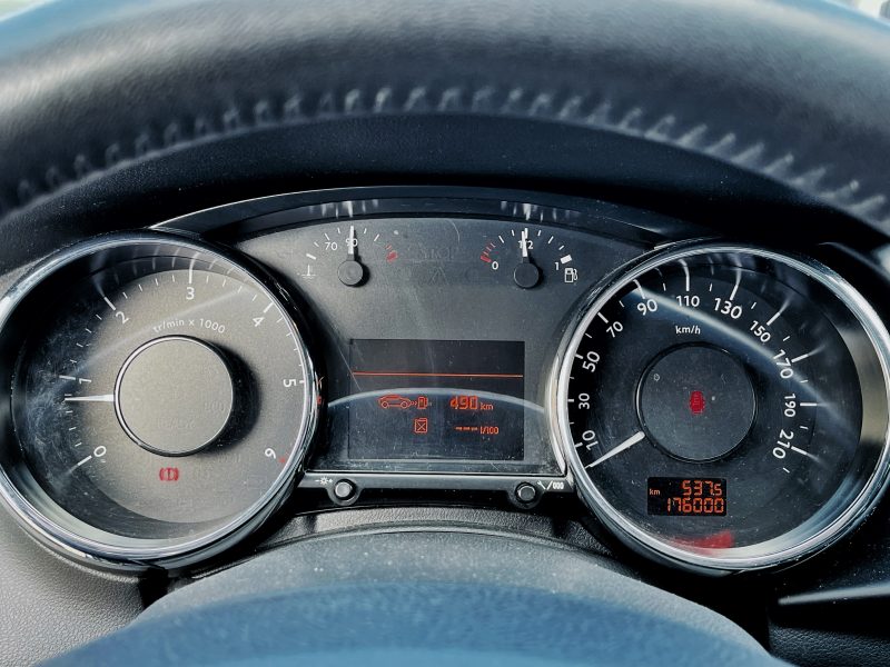 PEUGEOT 3008 Monospace 2013