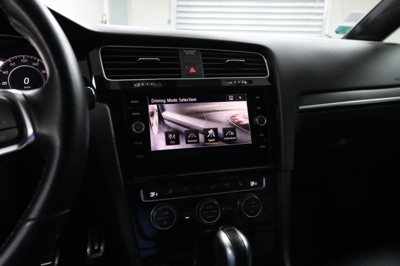 VOLKSWAGEN GOLF 2019