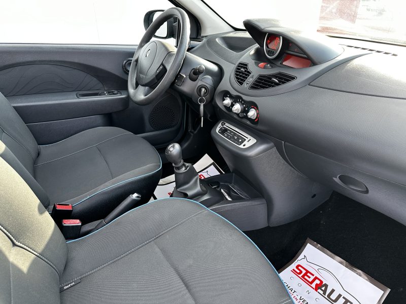 RENAULT TWINGO II 2012