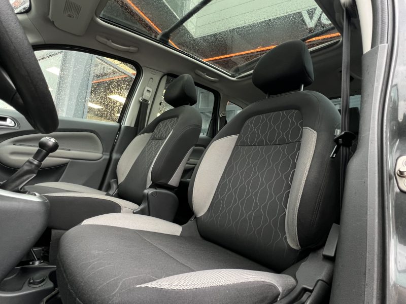 CITROEN C3 PICASSO 1.4 VTI 95 Cv TOIT PANORAMIQUE BLUETOOTH REGULATEUR CRIT AIR 1 - GARANTIE 1 AN