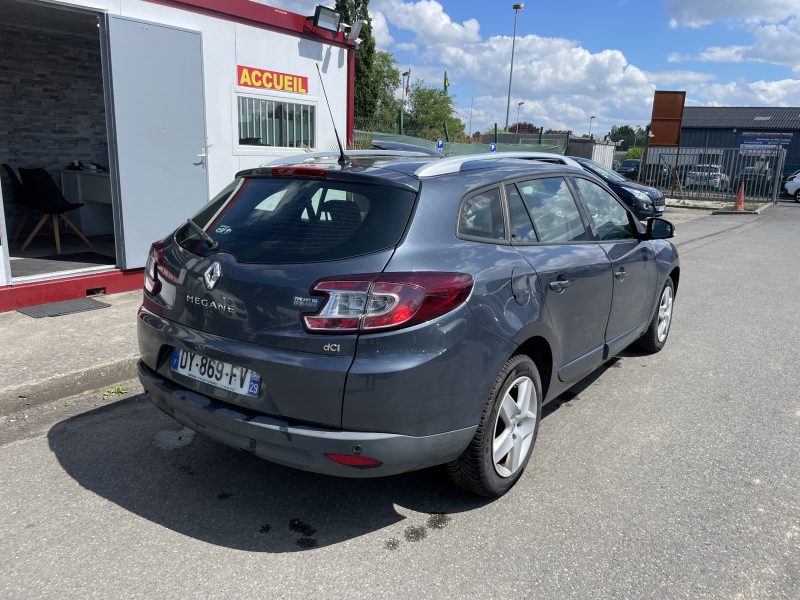 RENAULT MEGANE ESTATE 2015