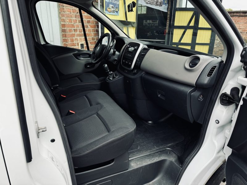 RENAULT TRAFIC III 2015